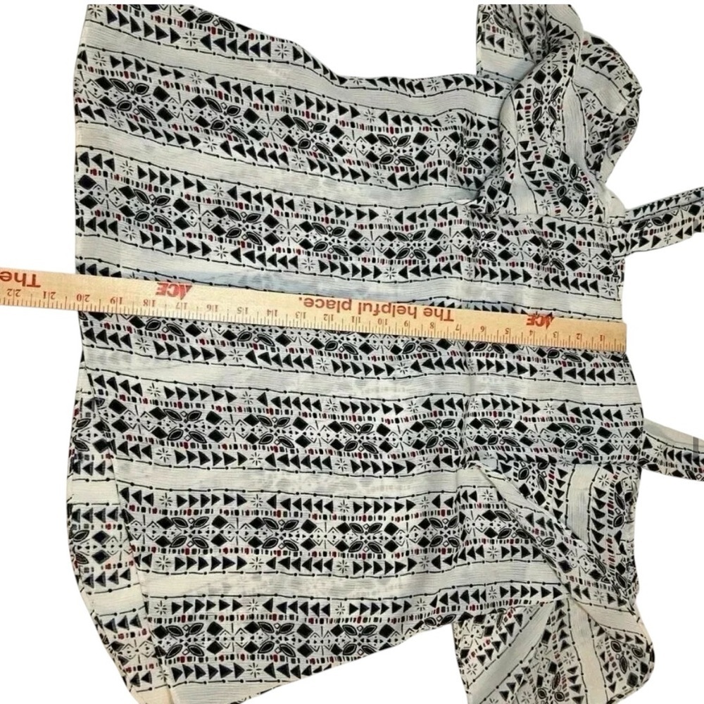 Entro Size Large Geometric Pattern Cold Shoulder … - image 7